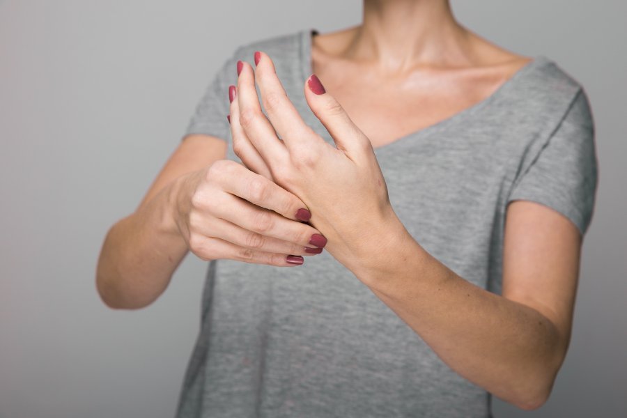 Além do tremor: conheça os sintomas não motores da Doença de Parkinson